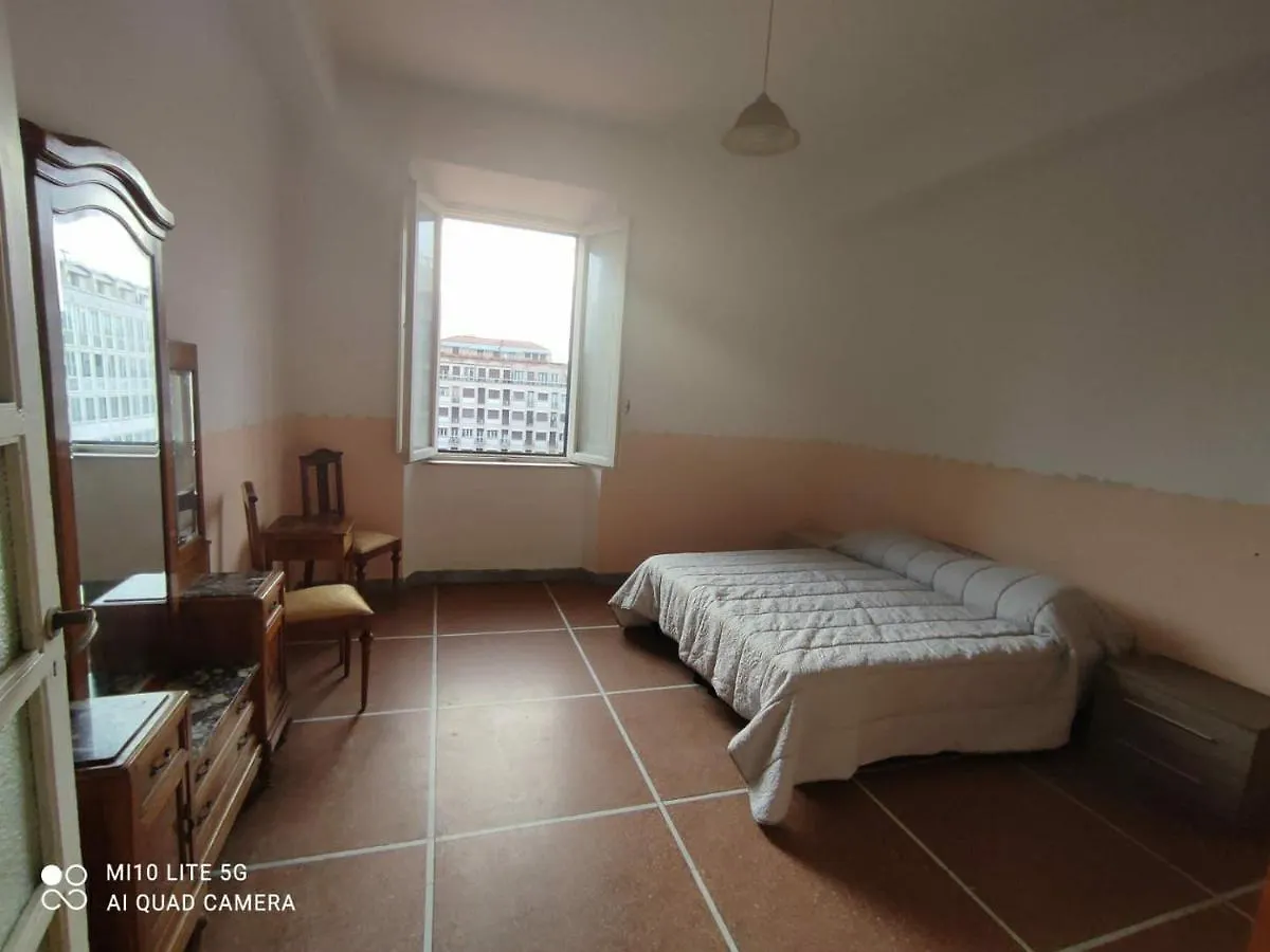 Hostel H24